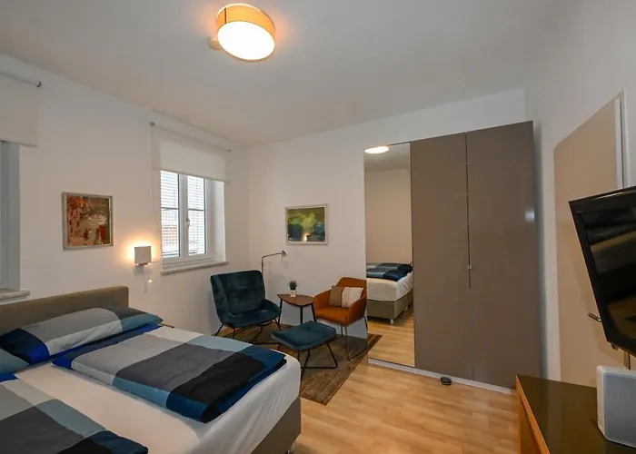 Apartments Alter Platz